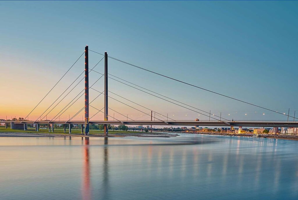 Edelrot Escort Düsseldorf – Luxus, Kunst & verführerische Ästhetik